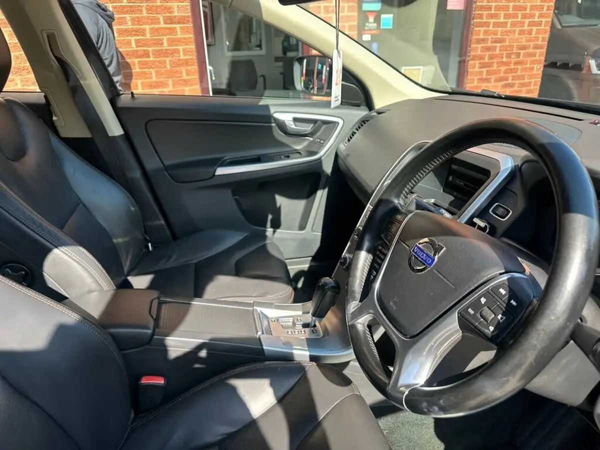 2011-volvo-xc60-24td-d5-se-lux-premium-215bhp-geartronic-big-12