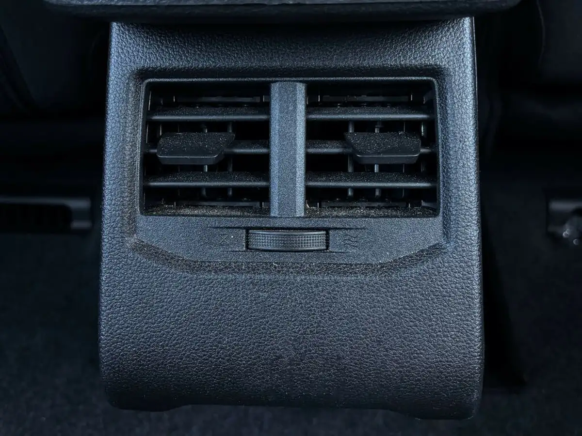 2022-renault-megane-e-tech-e-equilibre-big-26