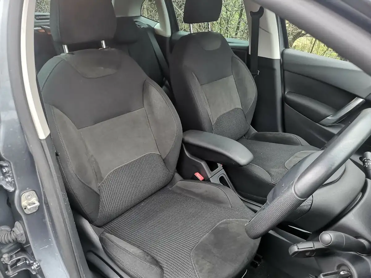 2011-citroen-c3-16-exclusive-vti-120ps-auto-big-9