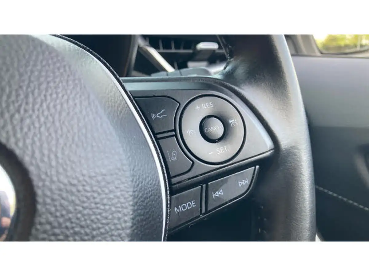 2022-toyota-corolla-18-vvt-i-icon-tech-spare-wheel-touring-sports-5d-big-28