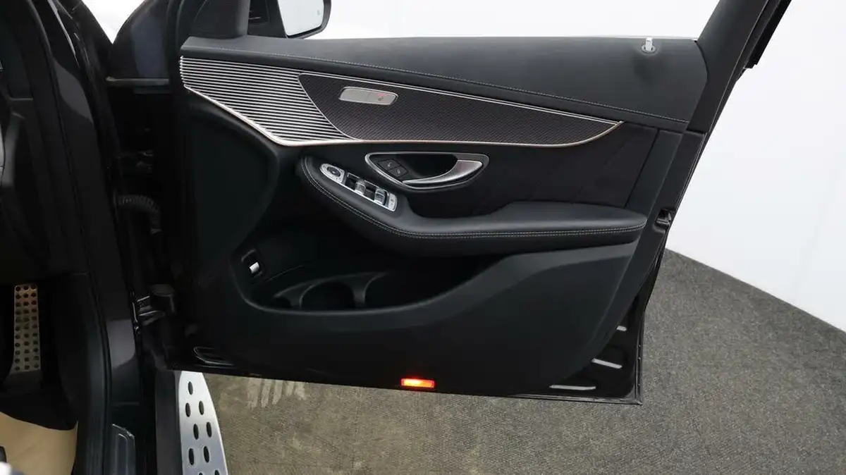 2022-mercedes-benz-eqc-e-eqc-400-amg-line-big-14