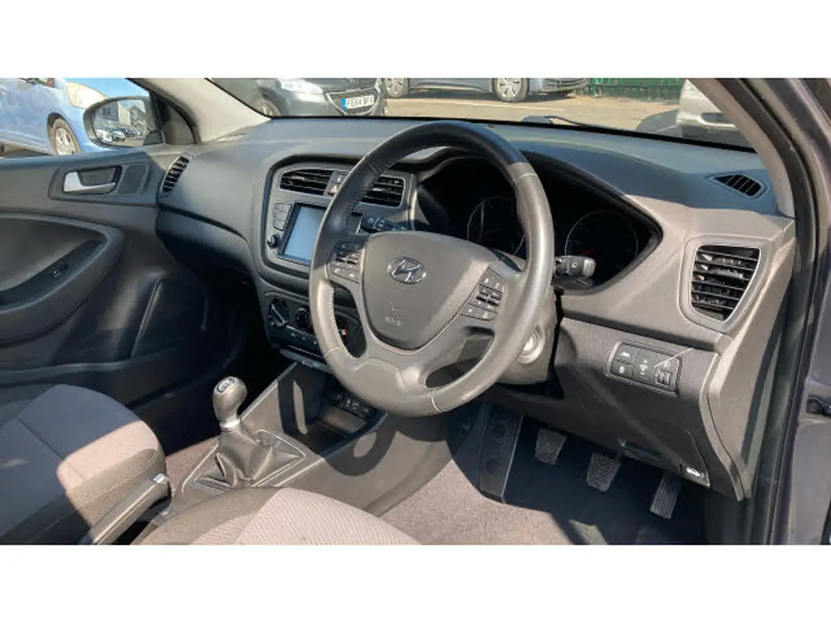 2018-hyundai-i20-12-se-mpi-isg-hatchback-5d-big-10