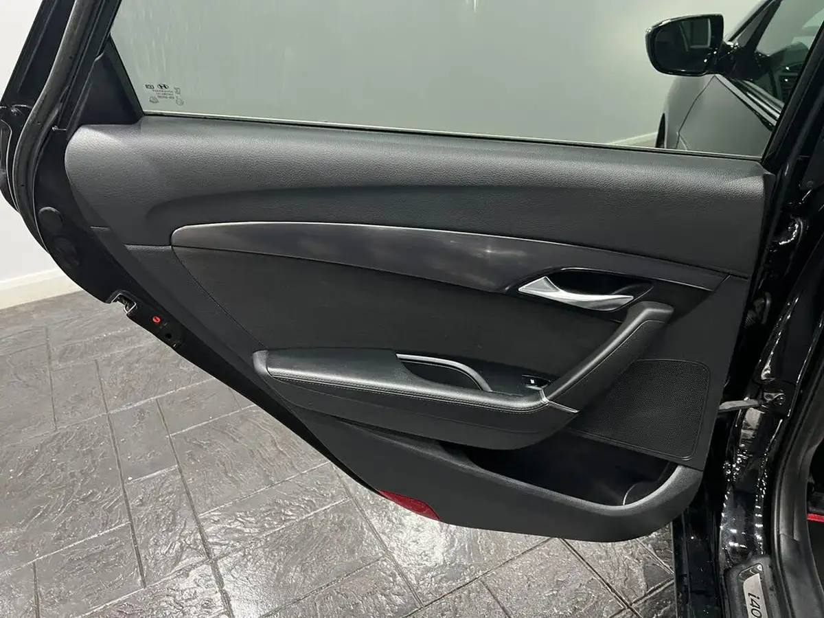 2017-hyundai-i40-17crdi-se-nav-141ps-tourer-5d-big-55