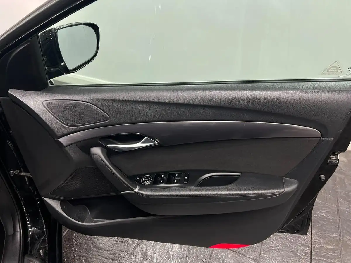 2017-hyundai-i40-17crdi-se-nav-141ps-tourer-5d-big-27