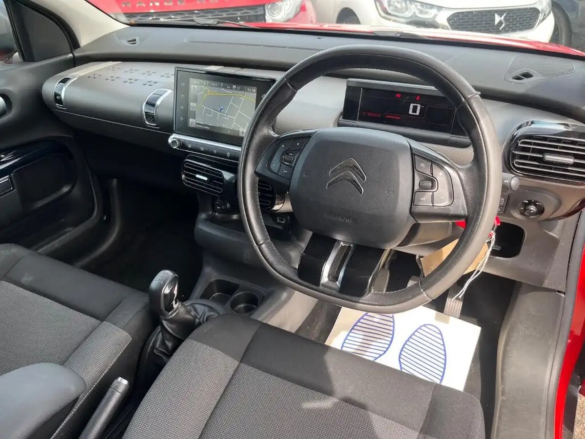 2015-citroen-c4-cactus-16bluehdi-flair-big-9
