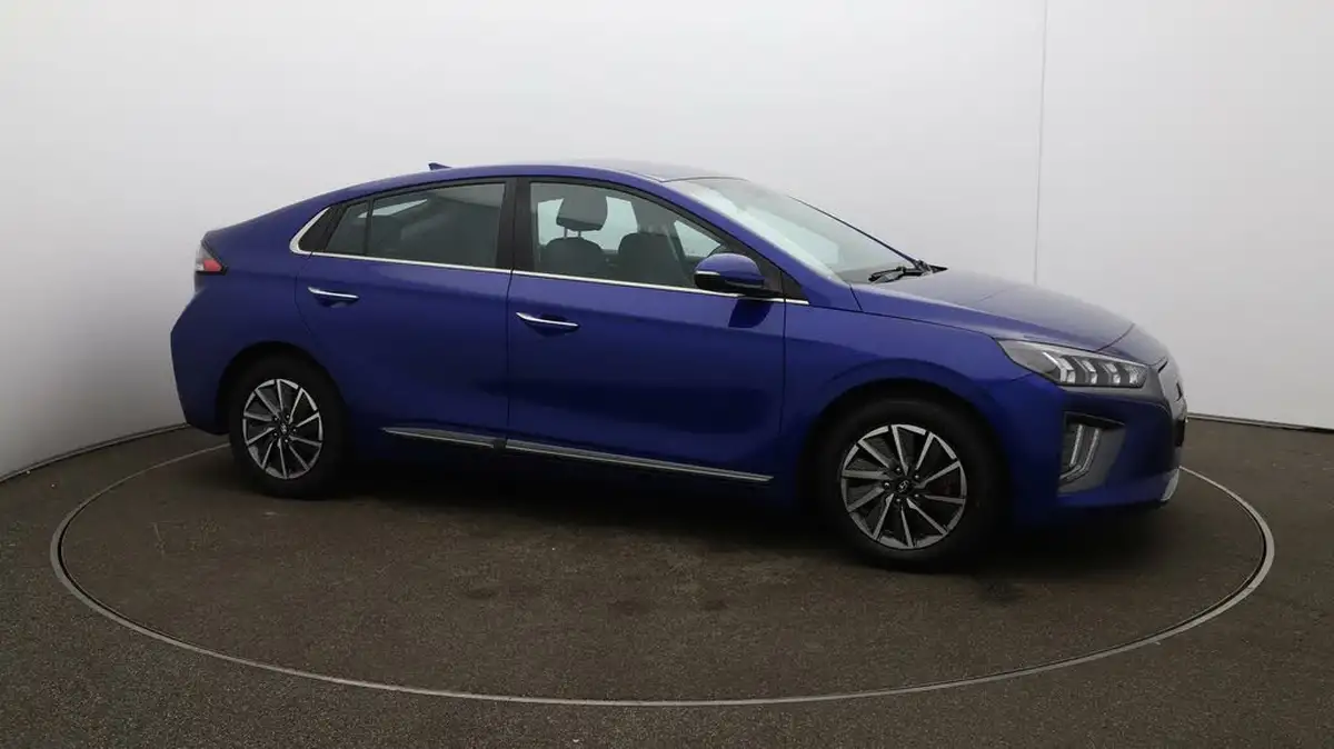2022-hyundai-ioniq-e-premium-electric-big-45