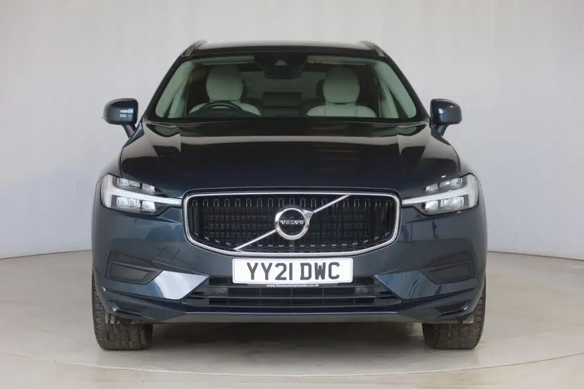 2021-volvo-xc60-20td-b4-momentum-big-4
