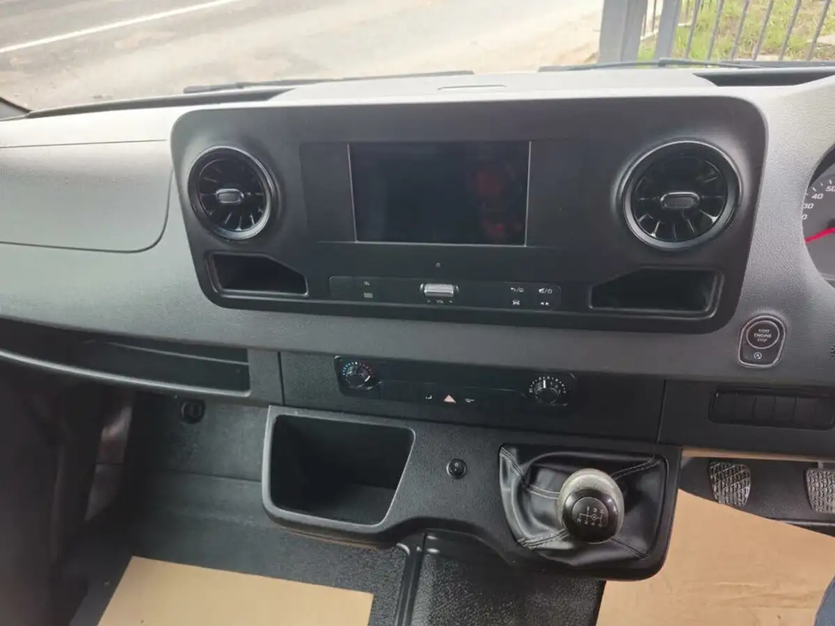 2021-mercedes-benz-sprinter-21cdi-314-l3h2-progressive-panel-big-12
