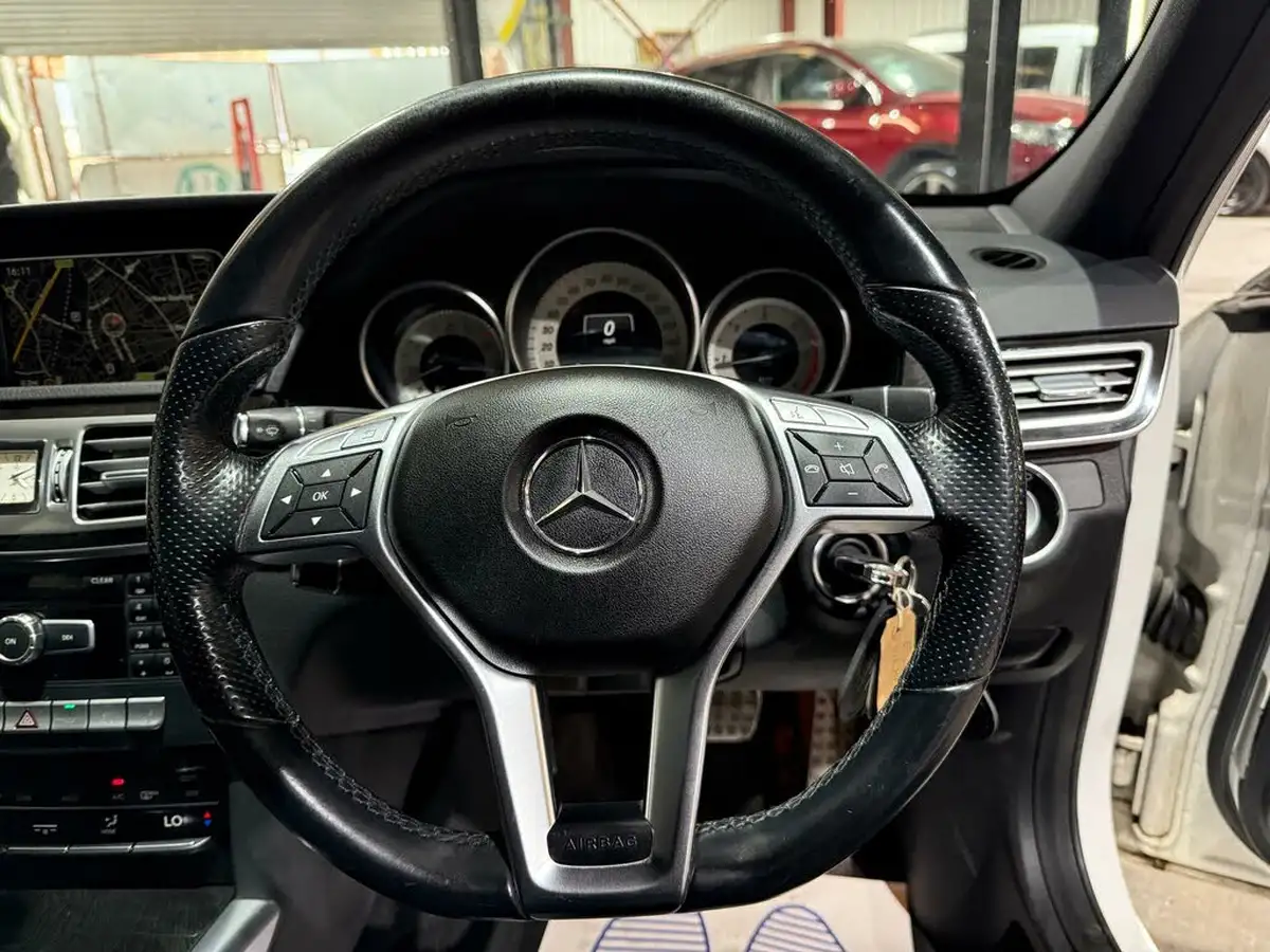 2014-mercedes-benz-e-class-21td-e250-cdi-amg-sport-21cdi-saloon-4d-big-30