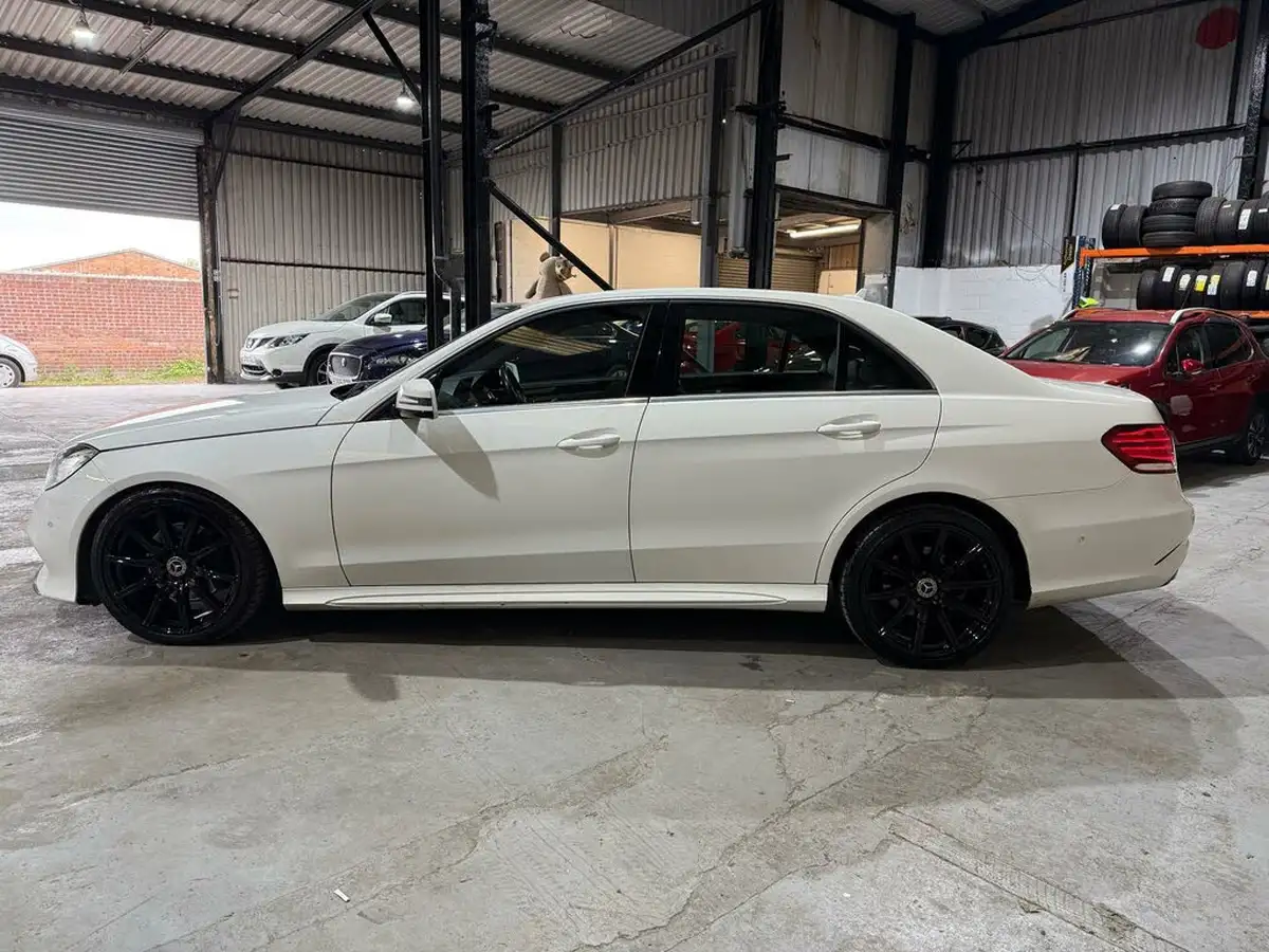 2014-mercedes-benz-e-class-21td-e250-cdi-amg-sport-21cdi-saloon-4d-big-6