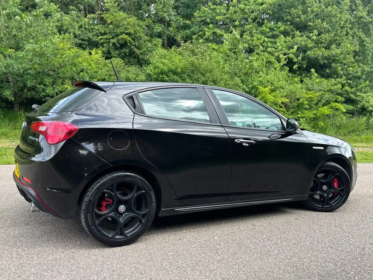 2016-alfa-romeo-giulietta-20jtdm-2-speciale-175bhp-alfa-tct-big-3