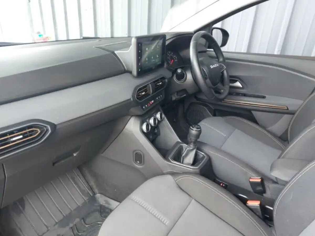 2023-dacia-jogger-10-tce-extreme-big-4