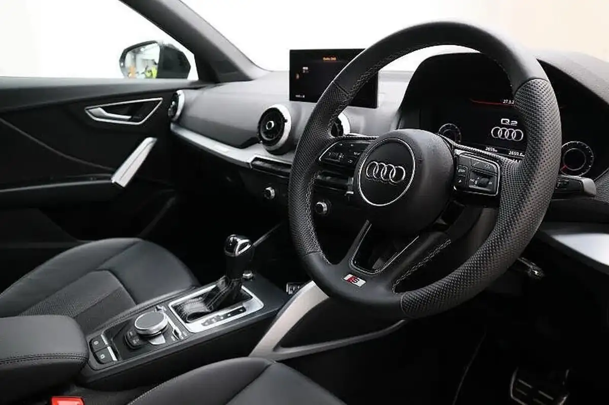 2024-audi-q2-15-35-tfsi-s-line-tronic-big-6