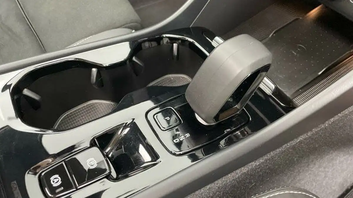 2023-volvo-xc40-20-b4-ultimate-big-24