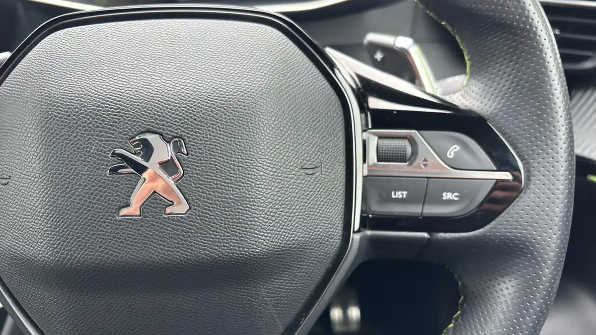 2021-peugeot-2008-suv-12-puretech-gt-eat8-big-23