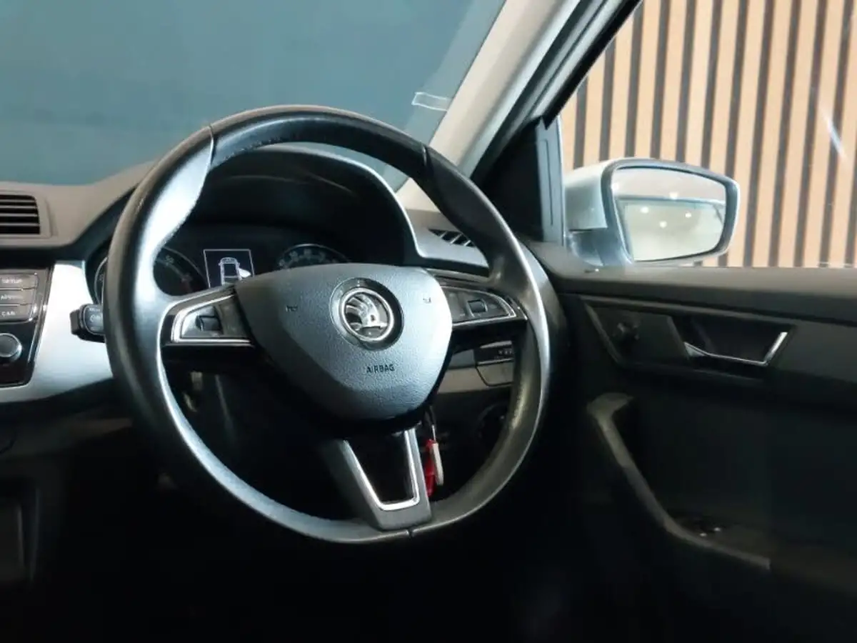 2019-skoda-fabia-10-mpi-se-75ps-ss-hatchback-big-9