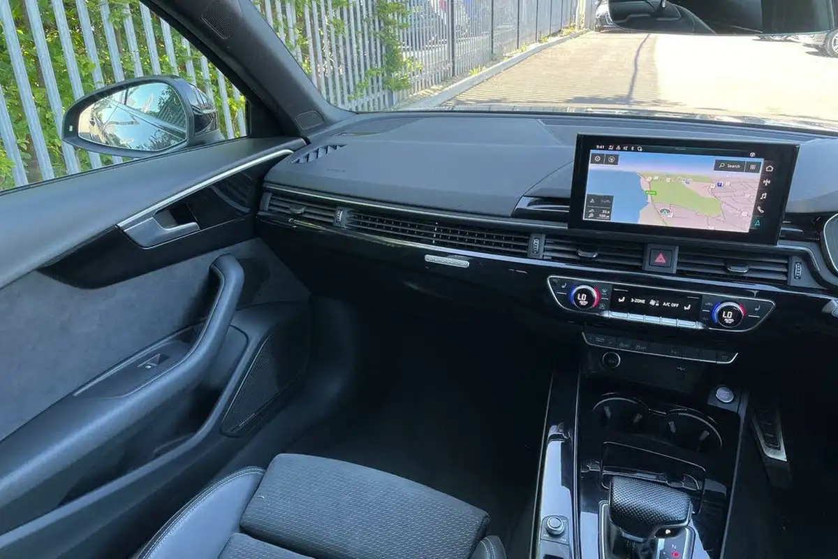 2022-audi-a4-avant-20-40-tdi-black-edition-big-33