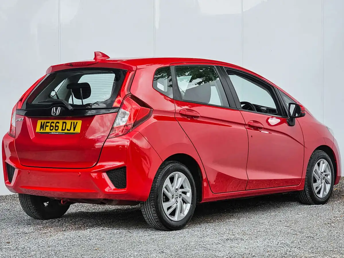 2016-honda-jazz-13-i-vtec-se-cvt-big-12