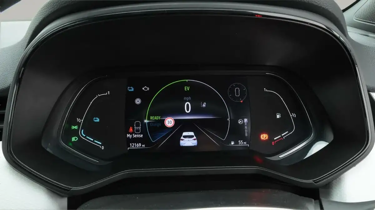 2023-renault-clio-16-techno-big-10