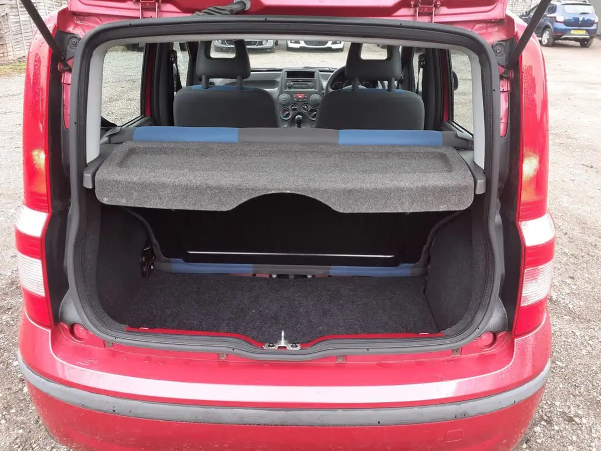 2011-fiat-panda-12-mylife-big-11