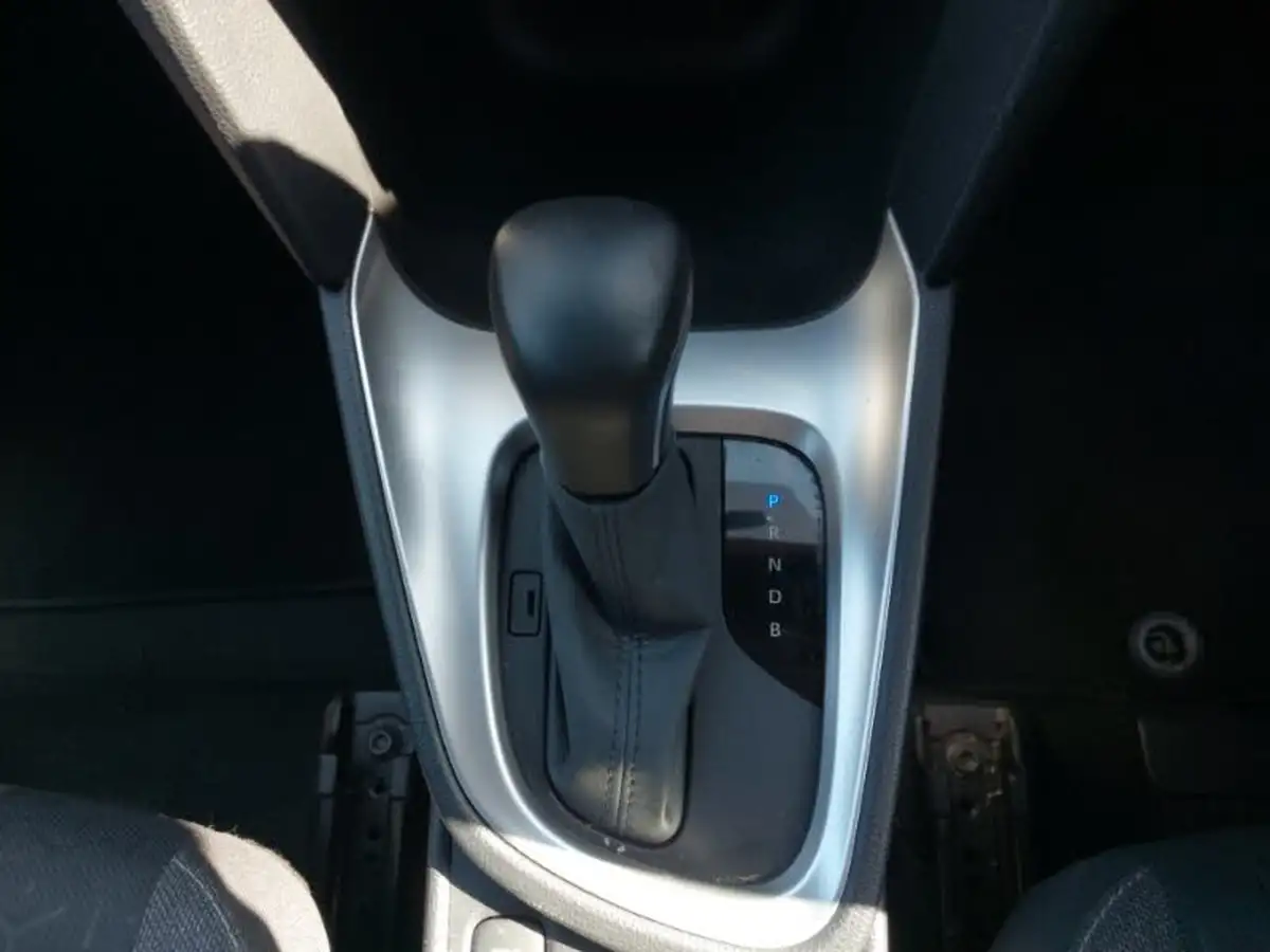 2022-toyota-yaris-15-vvt-i-design-panoramic-roof-big-18