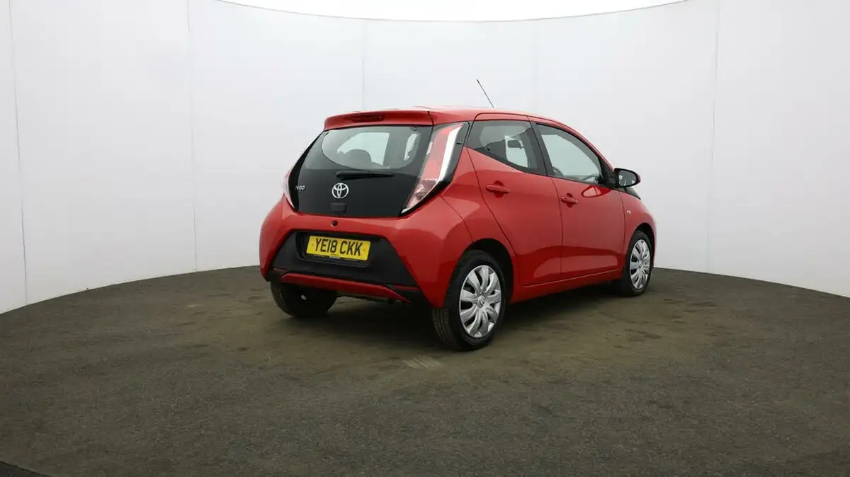 2018-toyota-aygo-10-vvt-i-x-play-71bhp-5d-big-59