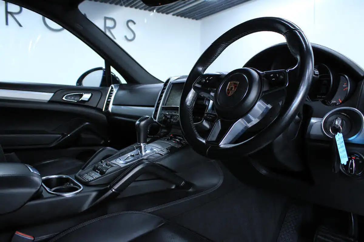 2016-porsche-cayenne-30td-big-7
