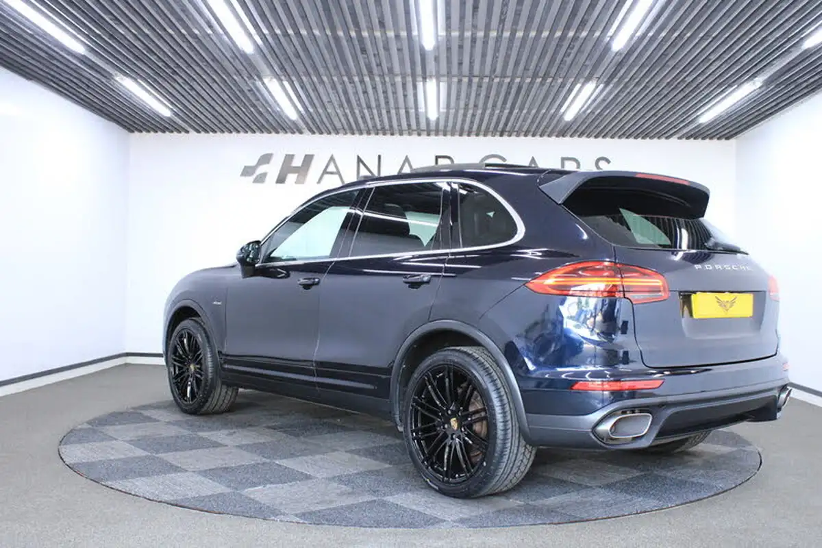 2016-porsche-cayenne-30td-big-31
