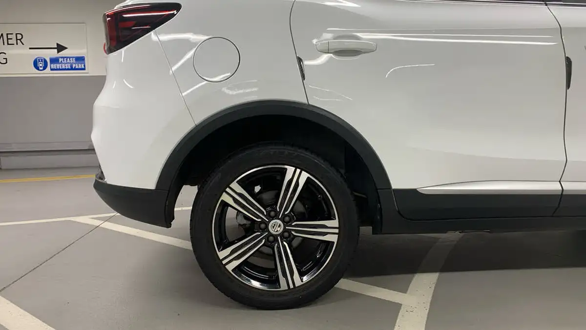 2018-mg-zs-suv-10t-gdi-exclusive-big-15