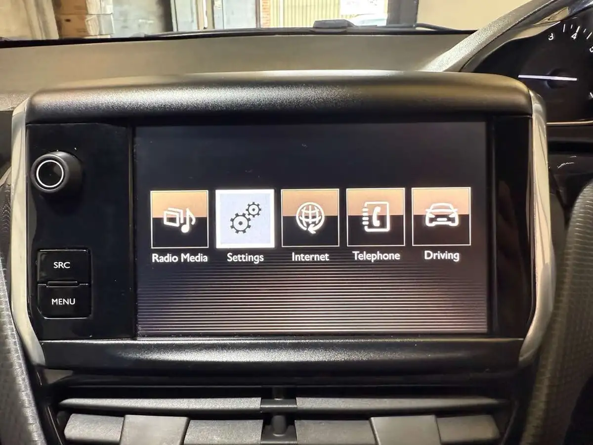 2016-peugeot-2008-crossover-12-puretech-allure-82bhp-ss-etg-big-19