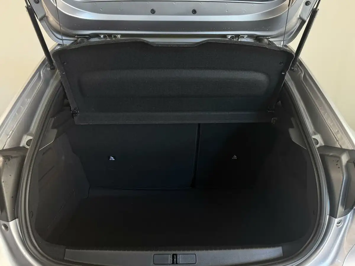 2023-peugeot-208-12-puretech-active-premium-100ps-eat8-big-36