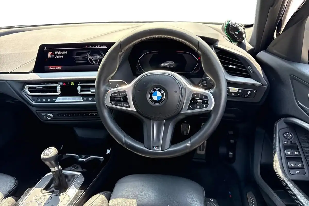 2021-bmw-1-series-15-118i-m-sport-lcp-big-12