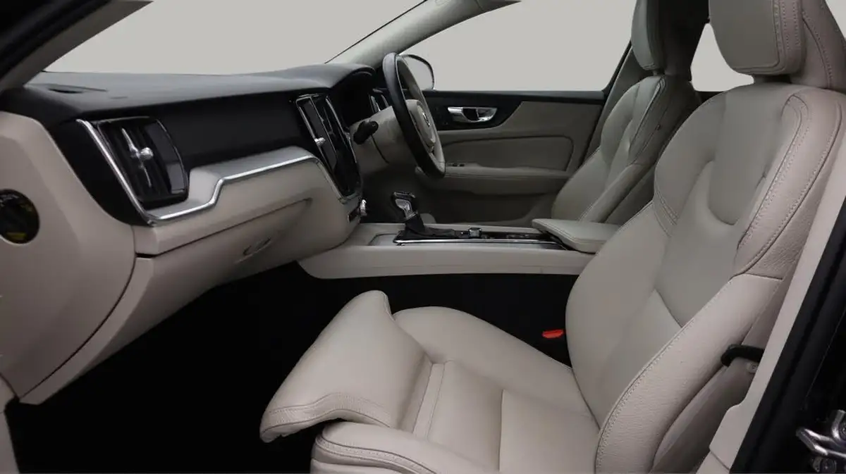 2020-volvo-v60-20td-d4-cross-country-plus-big-14
