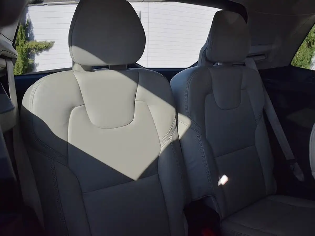 2021-volvo-xc90-20-t8-inscription-384bhp-big-20