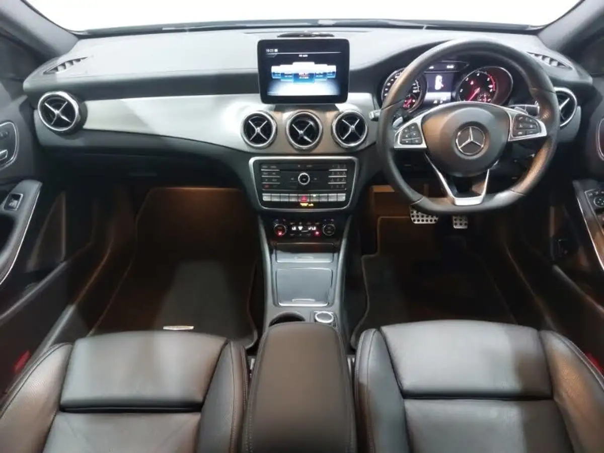 2018-mercedes-benz-gla-class-21d-gla-200d-amg-line-134bhp-premium-plusss-4matic-7g-dct-big-2
