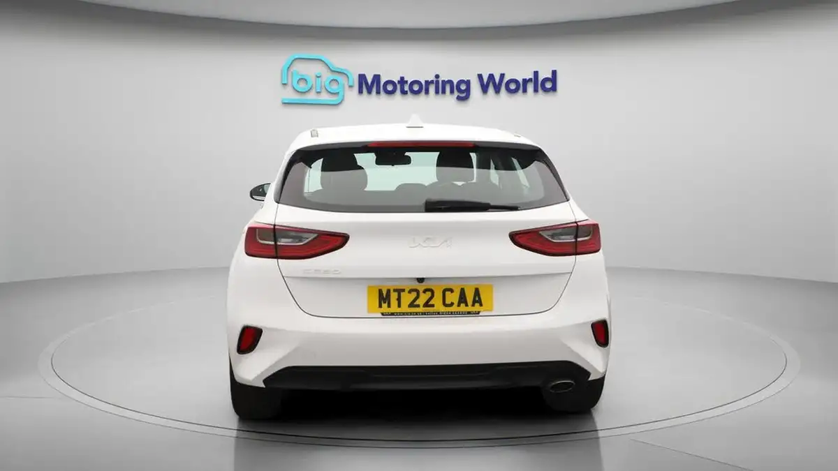 2021-kia-ceed-10-t-gdi-2-hatchback-big-6