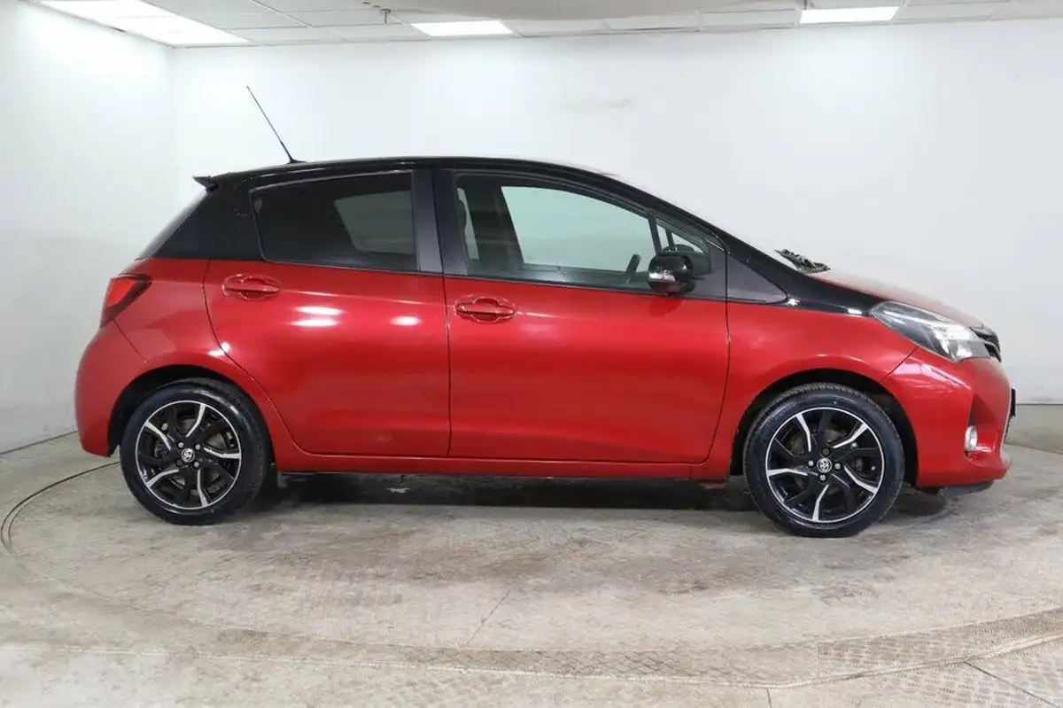 2016-toyota-yaris-133-design-big-6