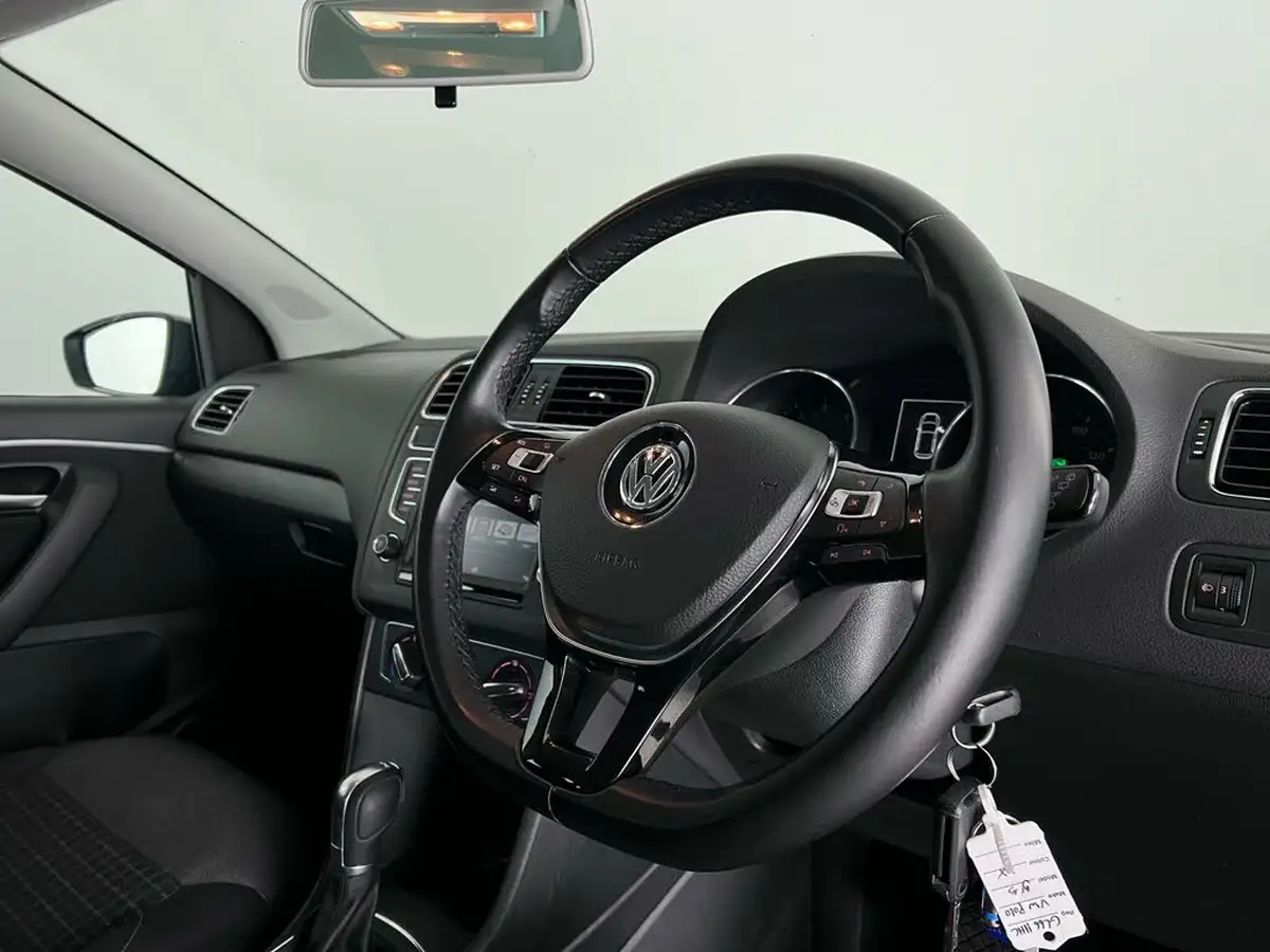 2016-volkswagen-polo-big-10