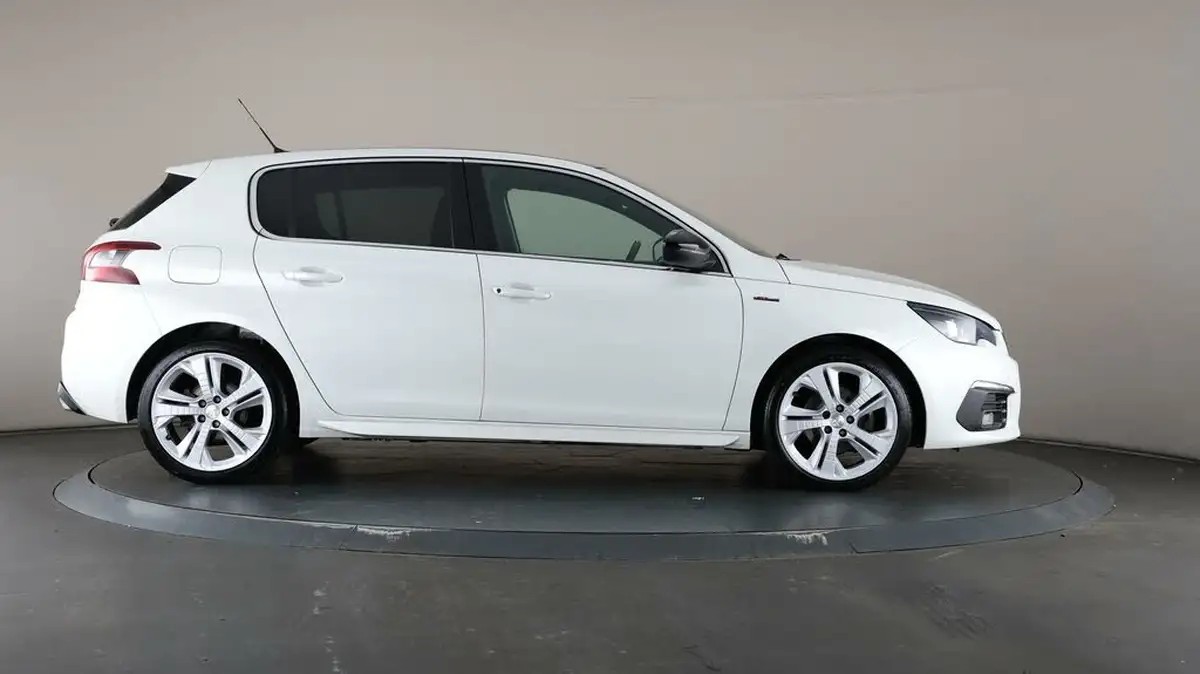 2019-peugeot-308-15-bluehdi-gt-line-big-62