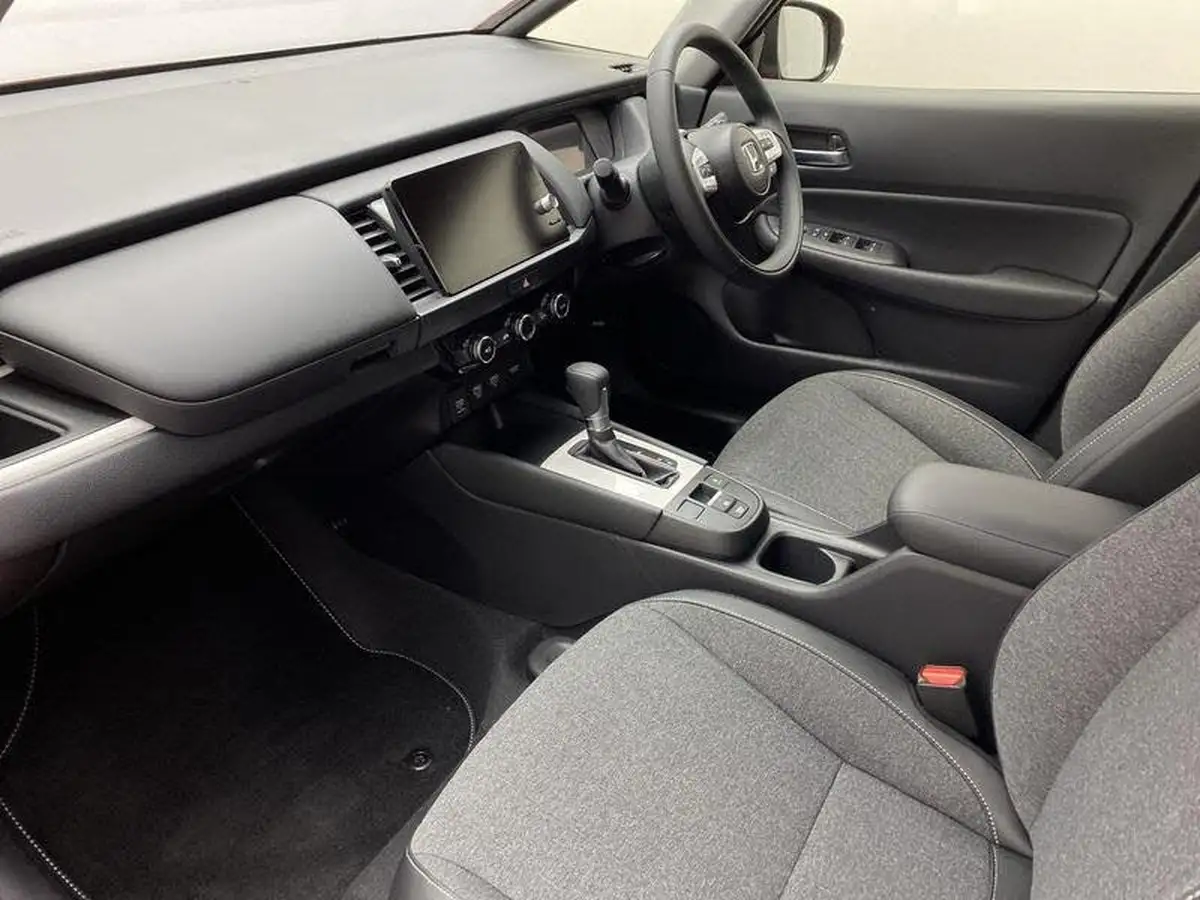 2024-honda-jazz-15-i-mmd-advance-big-2