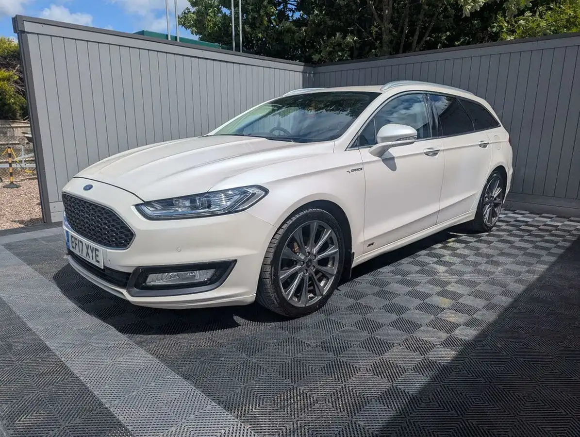 2017-ford-mondeo-20t-vignale-estate-5d-big-10