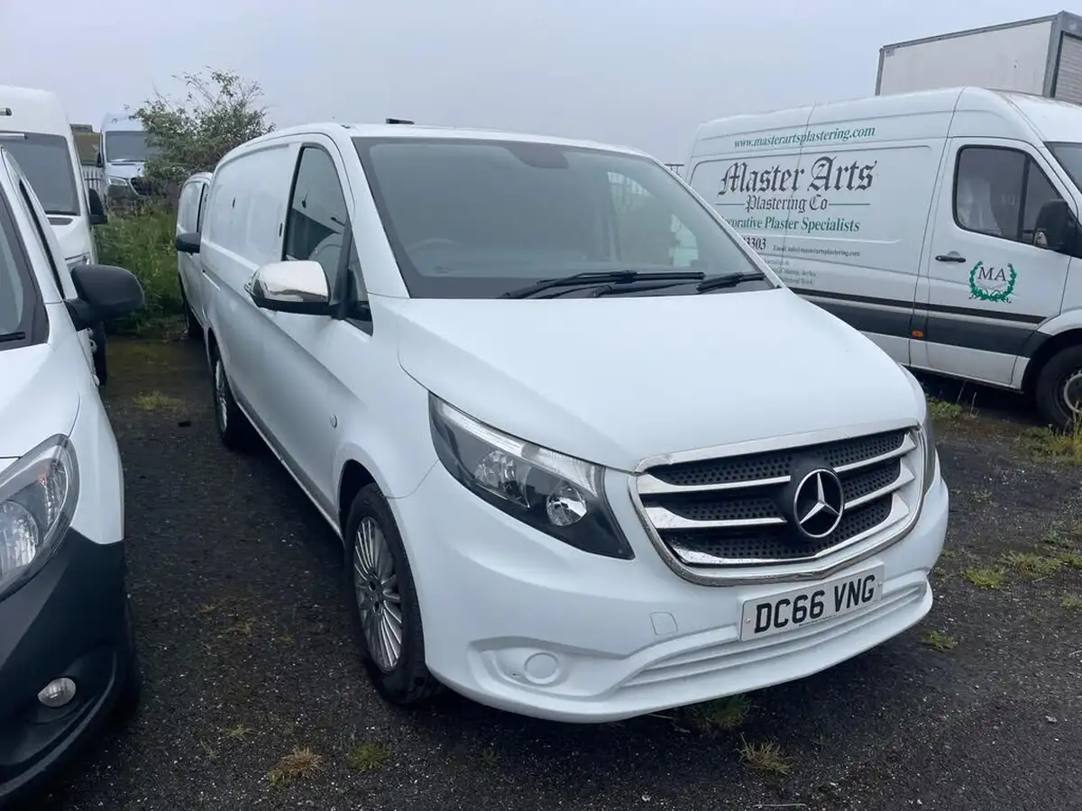 2016-mercedes-benz-vito-21cdi-114-bluetec-panel-extra-long-big-9