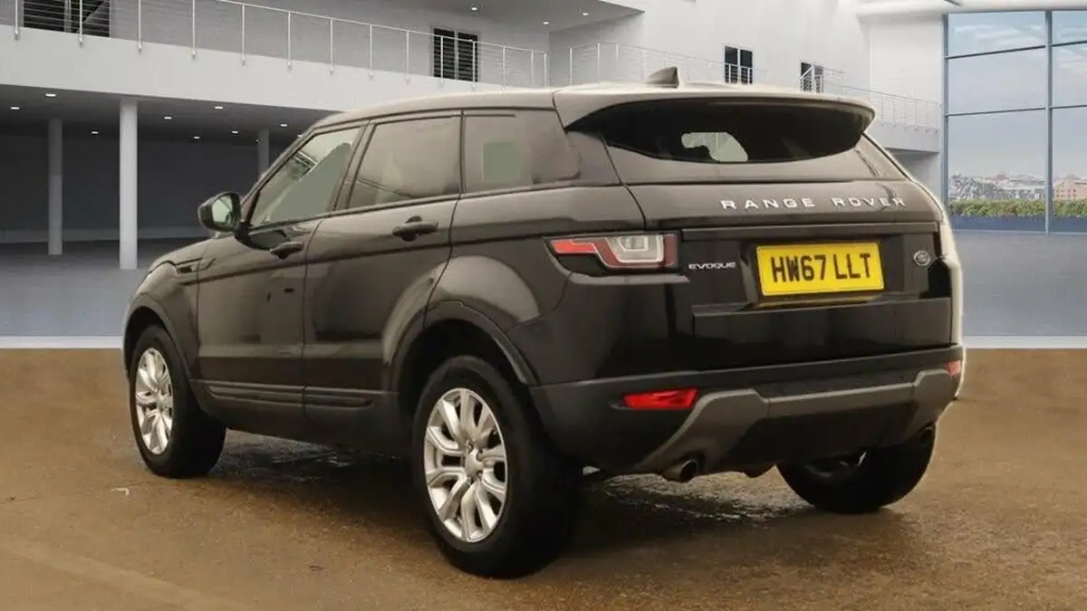 2017-land-rover-range-rover-evoque-20td4-se-tech-hatchback-5d-auto-big-3