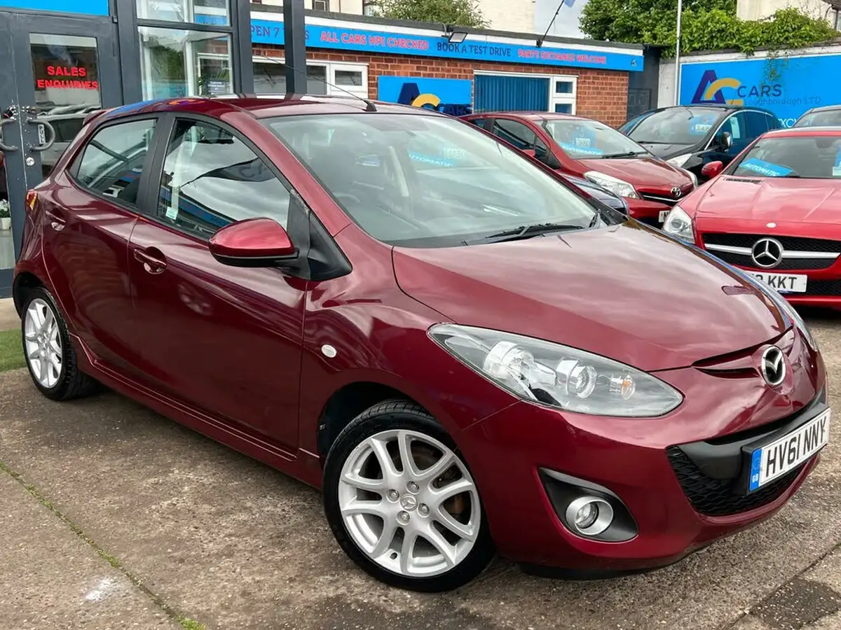 2011-mazda-mazda2-13-takuya-big-43