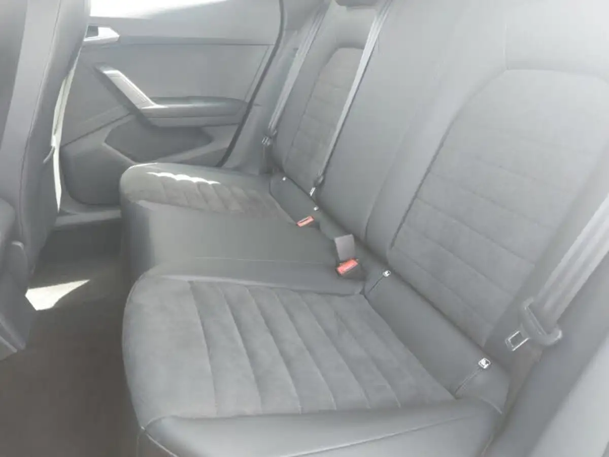 2022-seat-arona-10-tsi-xperience-lux-big-5