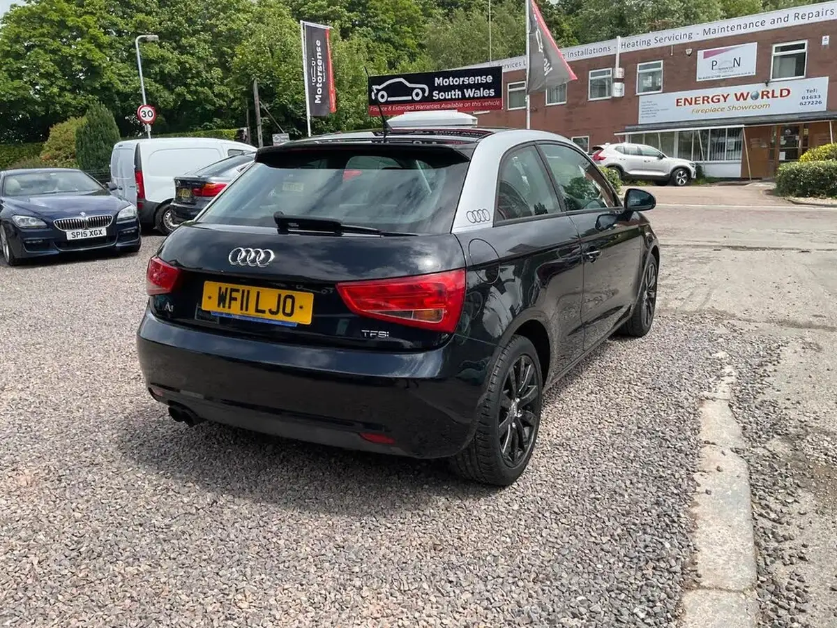 2011-audi-a1-14-sport-tfsi-hatchback-3d-big-70