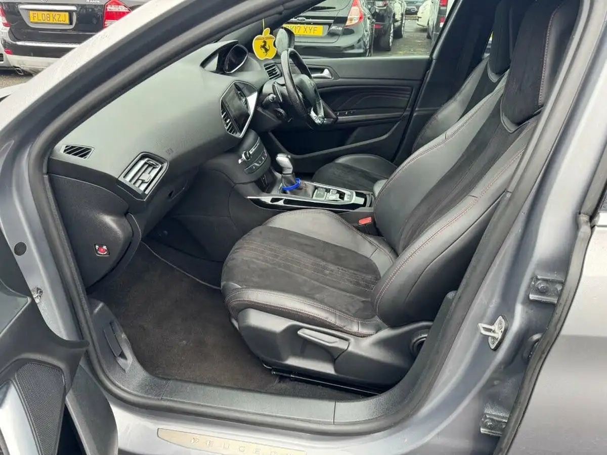 2016-peugeot-308-20-bluehdi-gt-eat6-big-10