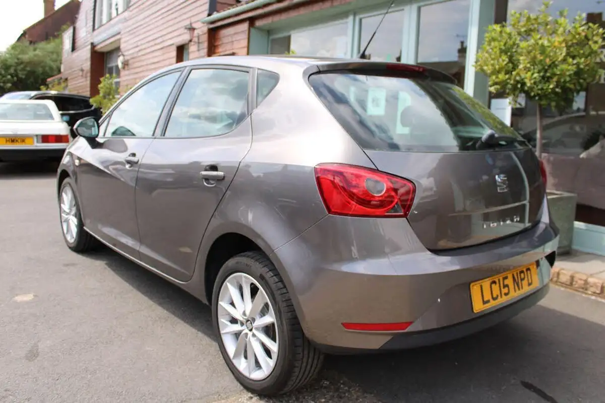 2015-seat-ibiza-14-toca-hatchback-5d-big-21