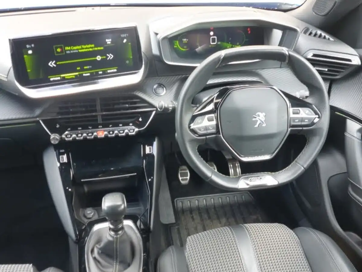2021-peugeot-2008-suv-12-puretech-gt-big-6