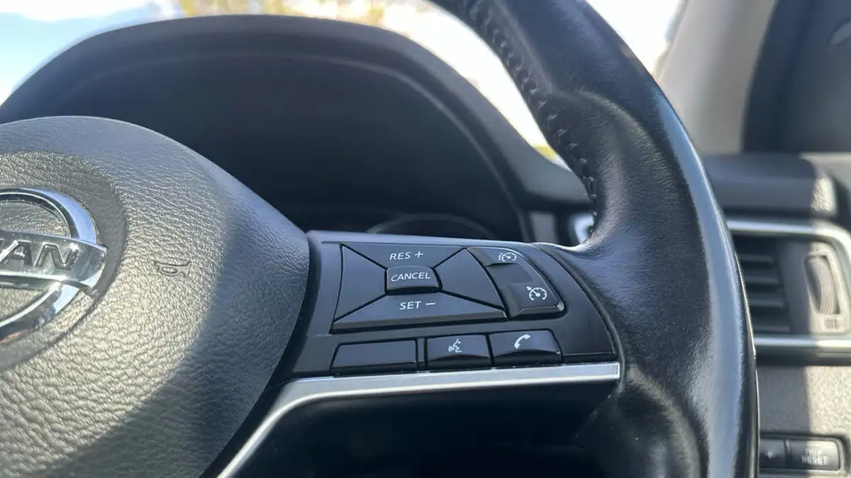 2019-nissan-qashqai-13-dig-t-n-motion-140ps-big-24